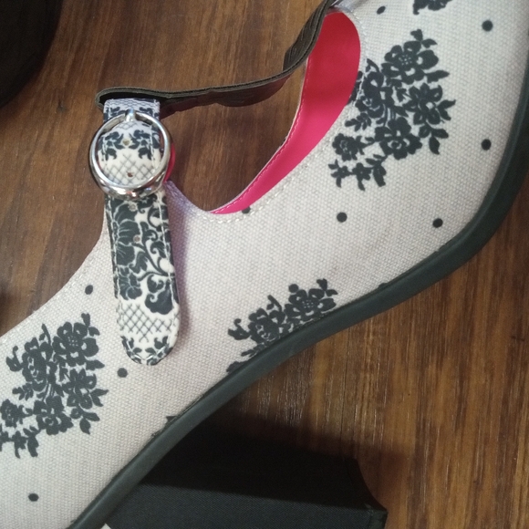 Chocolitas high heels spider web Mary Jane pump - Picture 3 of 7